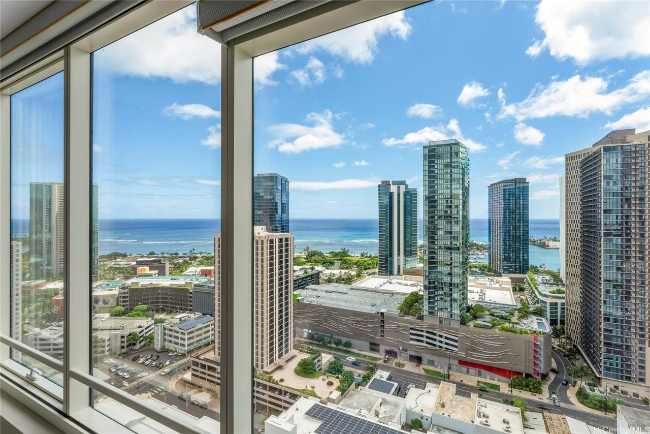1009 Kapiolani Boulevard - Photo 1