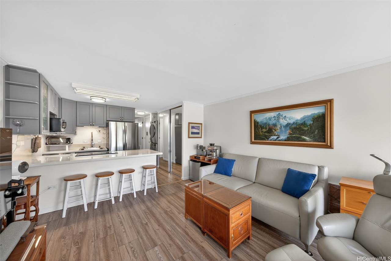 2611 Ala Wai Boulevard - Photo 1