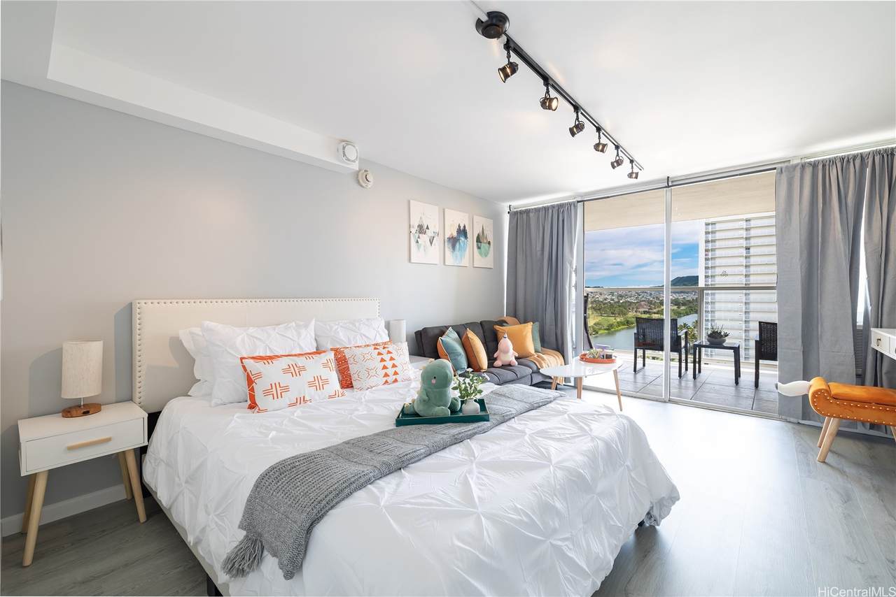 445 Seaside Avenue - Photo 1