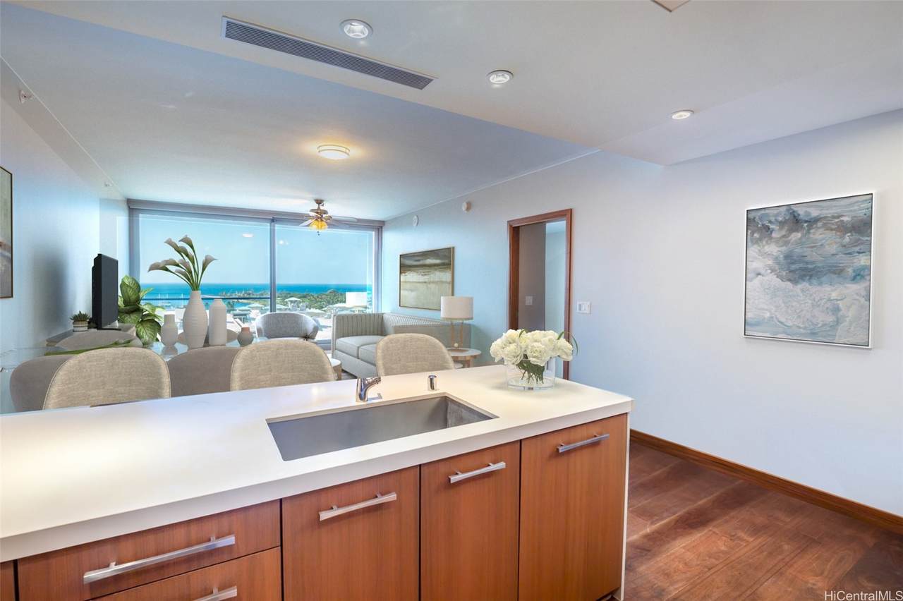 1555 Kapiolani Boulevard - Photo 1