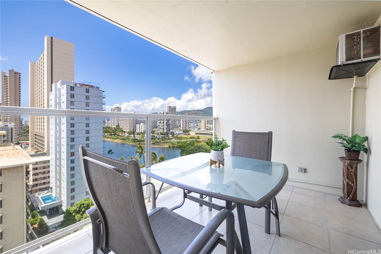 445 Seaside Avenue - Photo 1