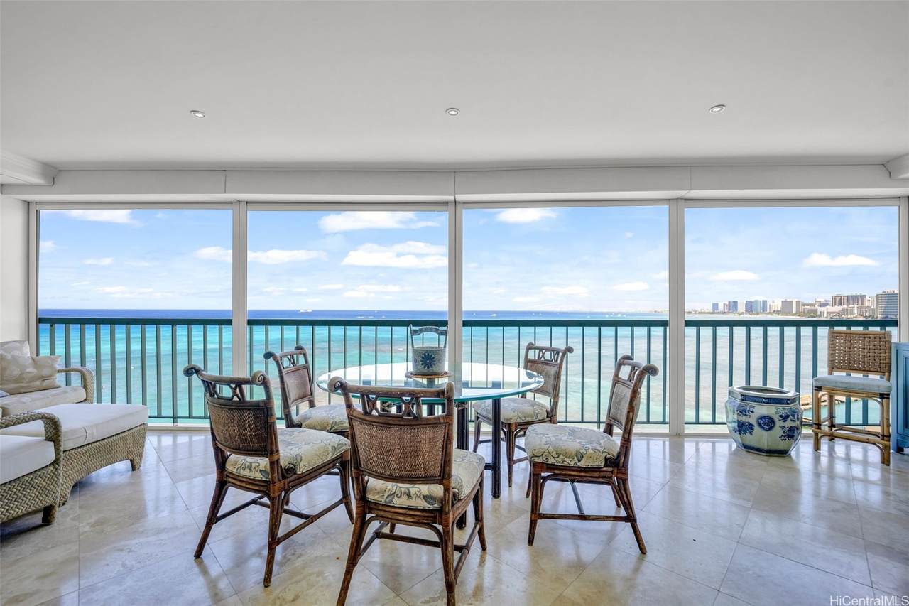 2877 Kalakaua Avenue - Photo 1