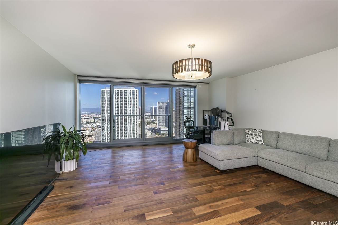 https://bt-photos.global.ssl.fastly.net/honolulu/1280_boomver_1_202610123-2.jpg