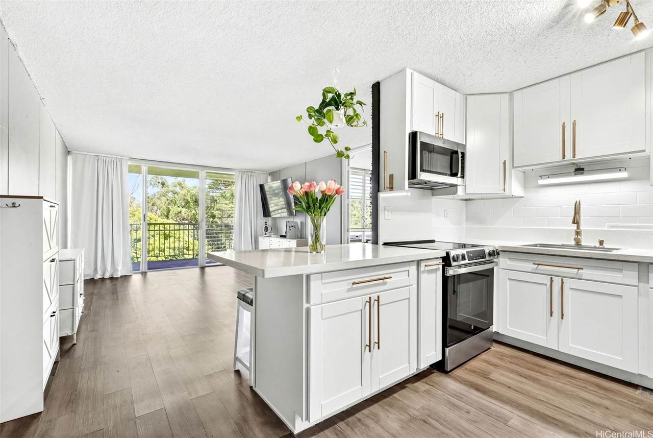 95-2051 Waikalani Place - Photo 1