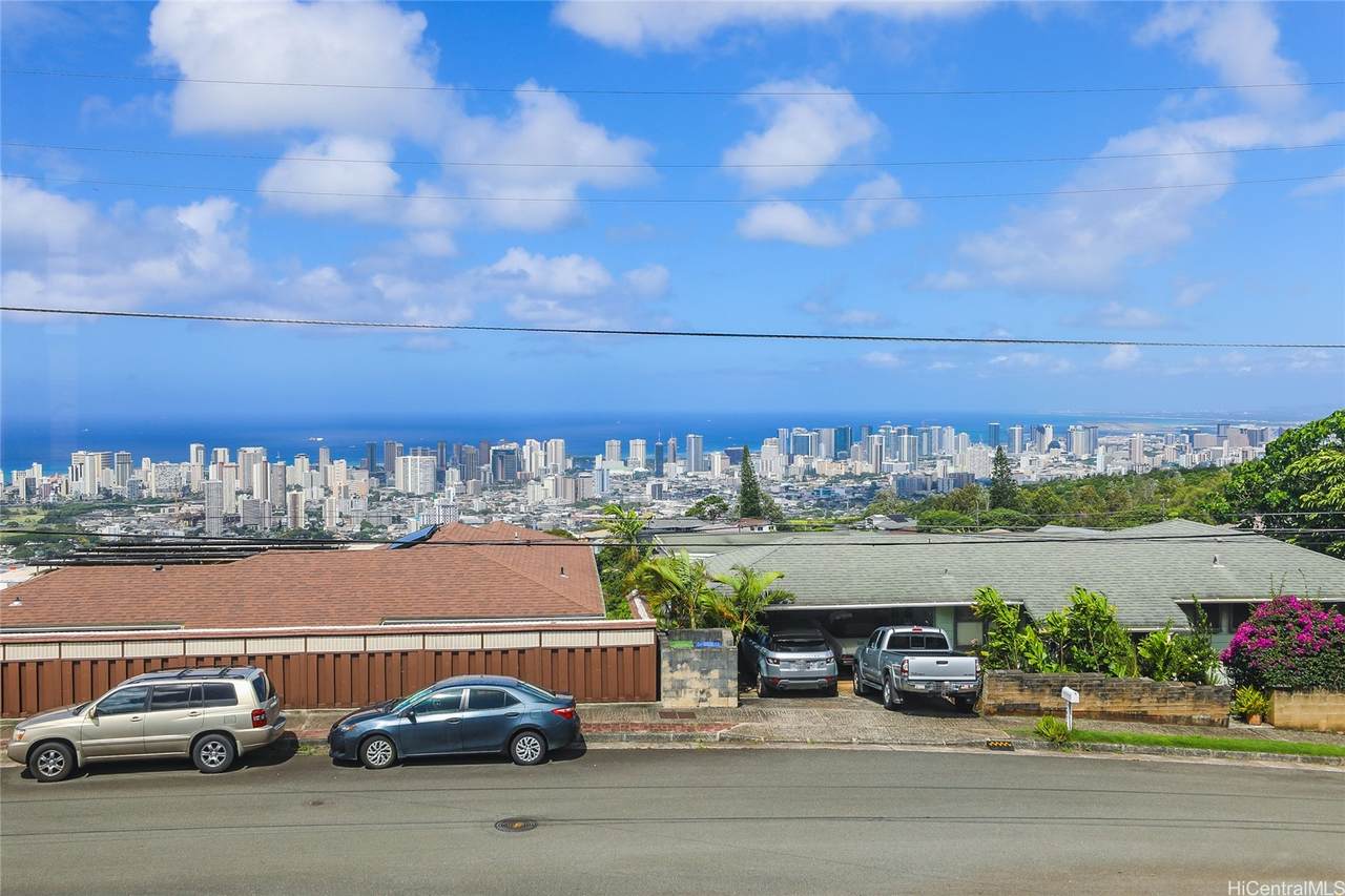 https://bt-photos.global.ssl.fastly.net/honolulu/1280_boomver_1_202610171-2.jpg