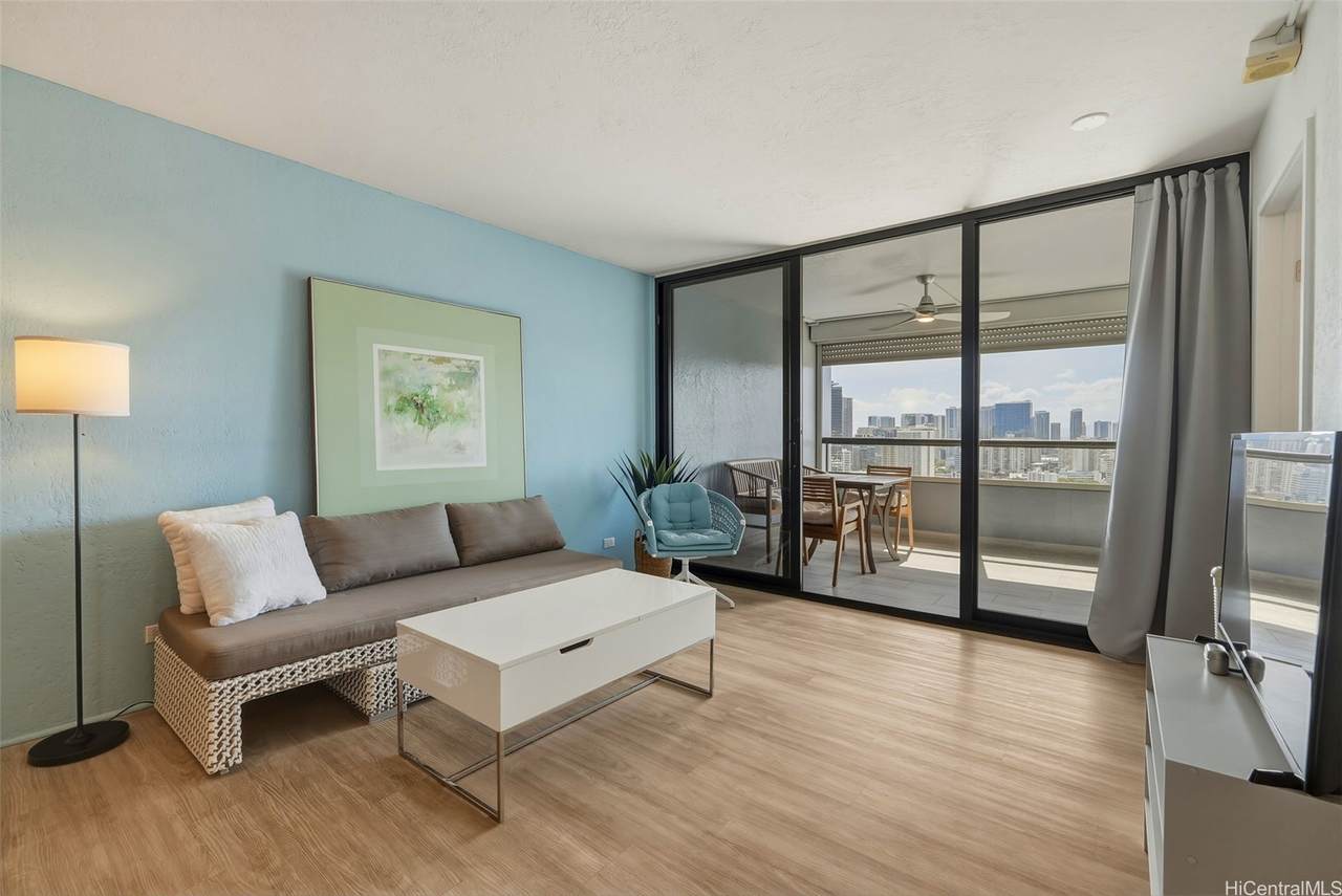 2100 Date Street - Photo 1