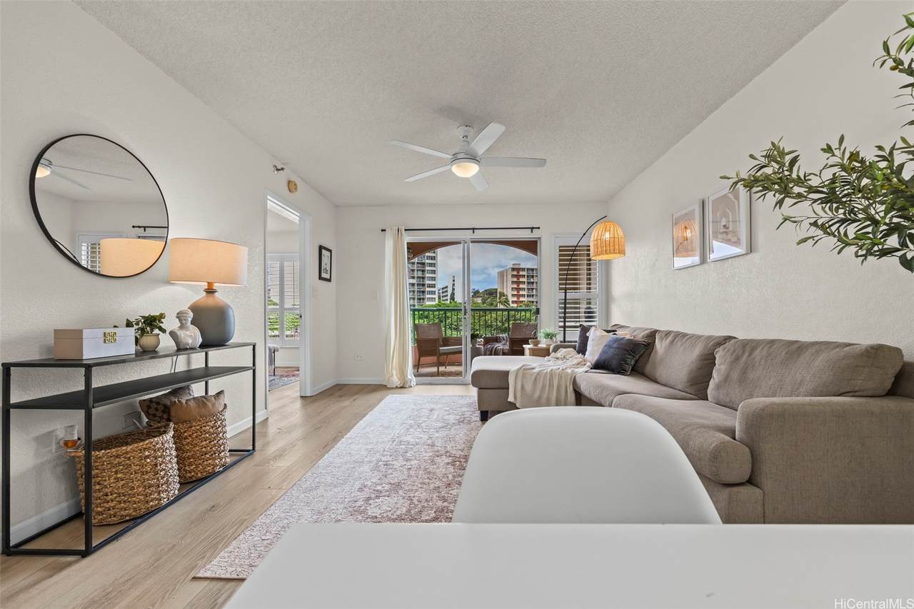 https://bt-photos.global.ssl.fastly.net/honolulu/1280_boomver_1_202610228-2.jpg