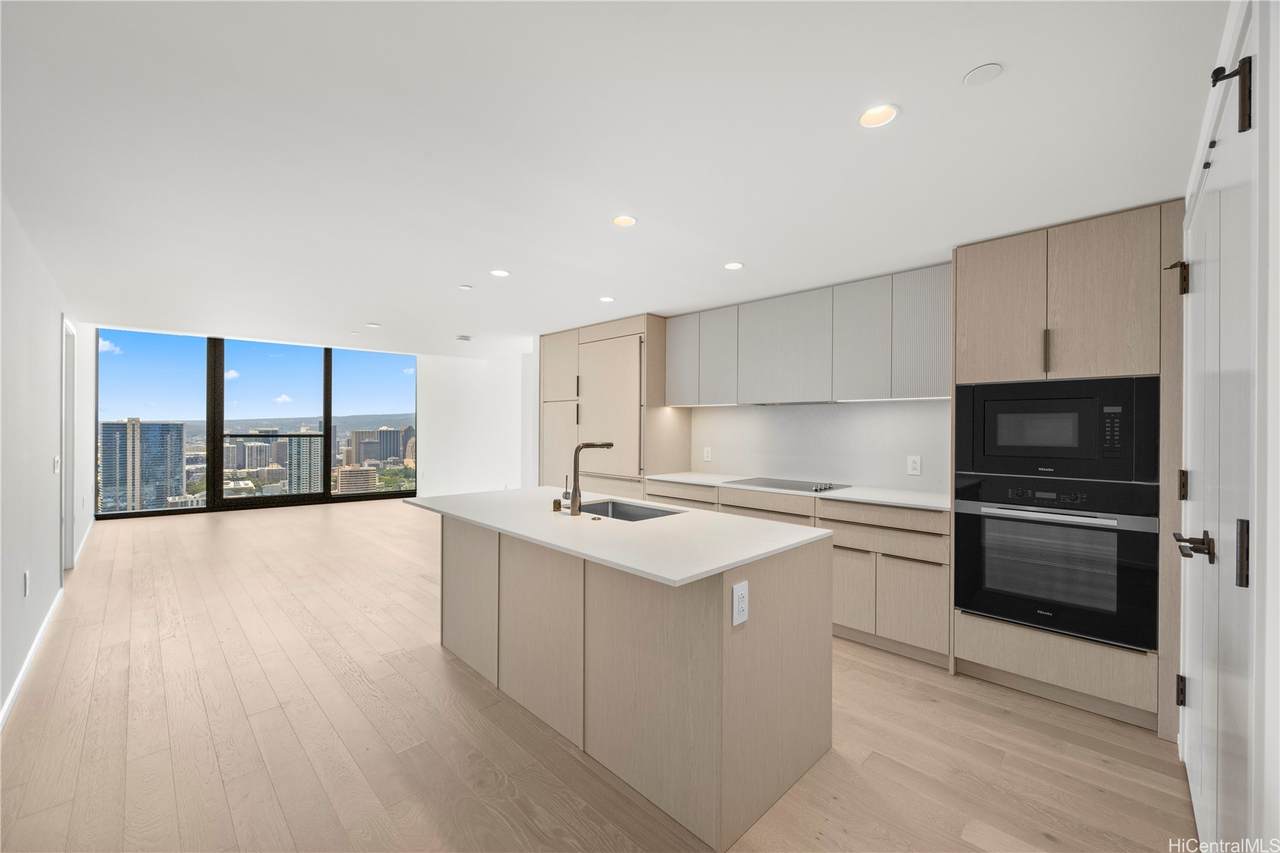333 Ward Avenue - Photo 1