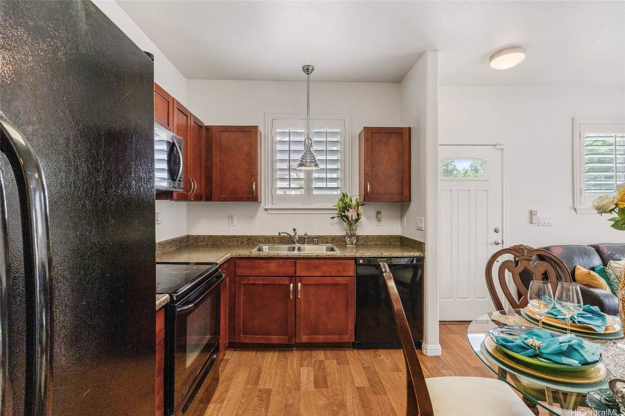 https://bt-photos.global.ssl.fastly.net/honolulu/1280_boomver_1_202610417-2.jpg