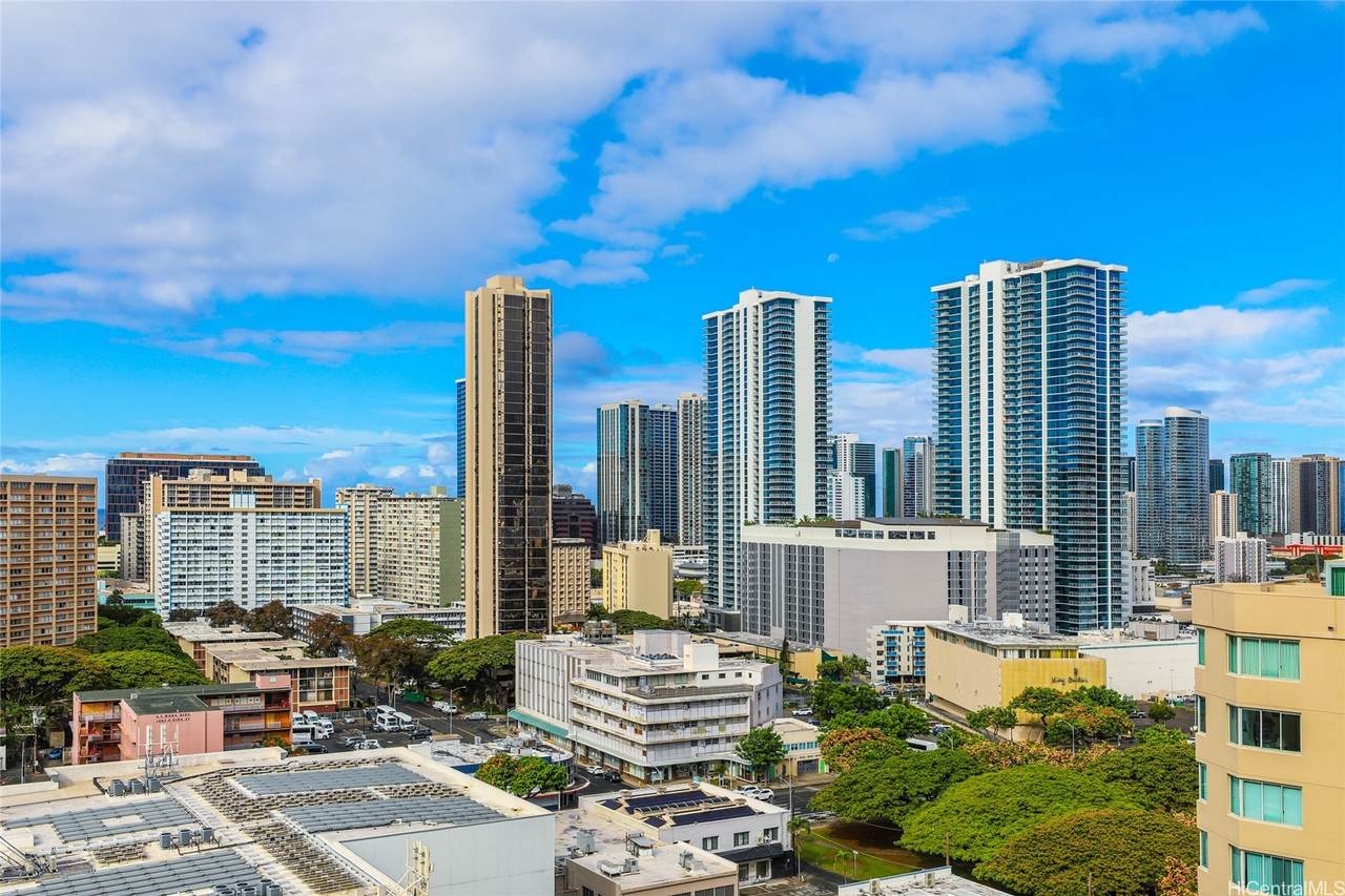 1315 Kalakaua Avenue - Photo 1