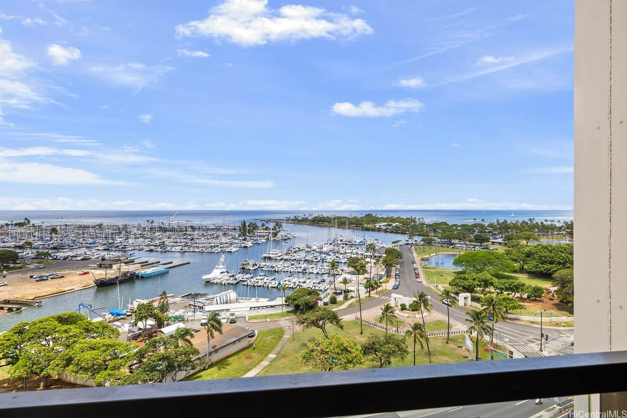 1600 Ala Moana Boulevard - Photo 1