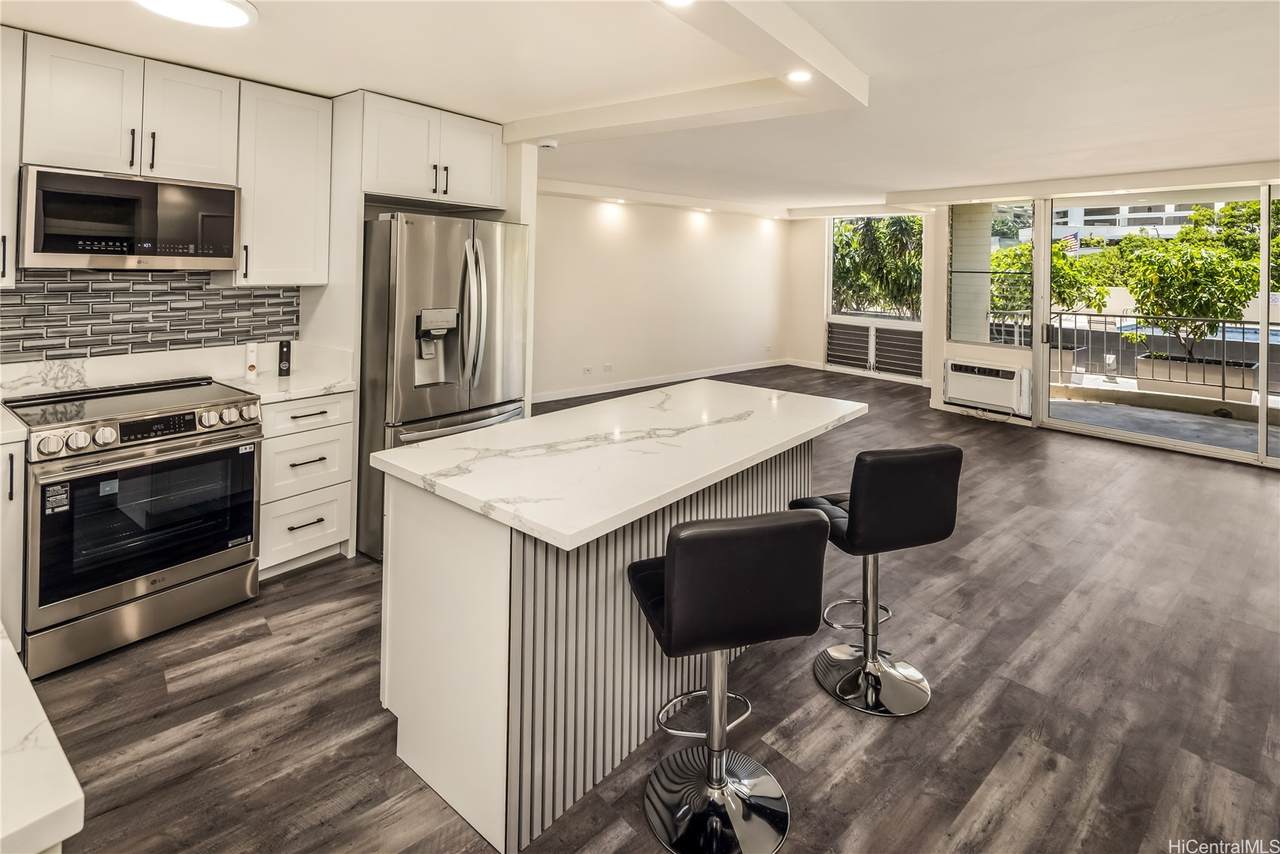 1717 Ala Wai Boulevard - Photo 1