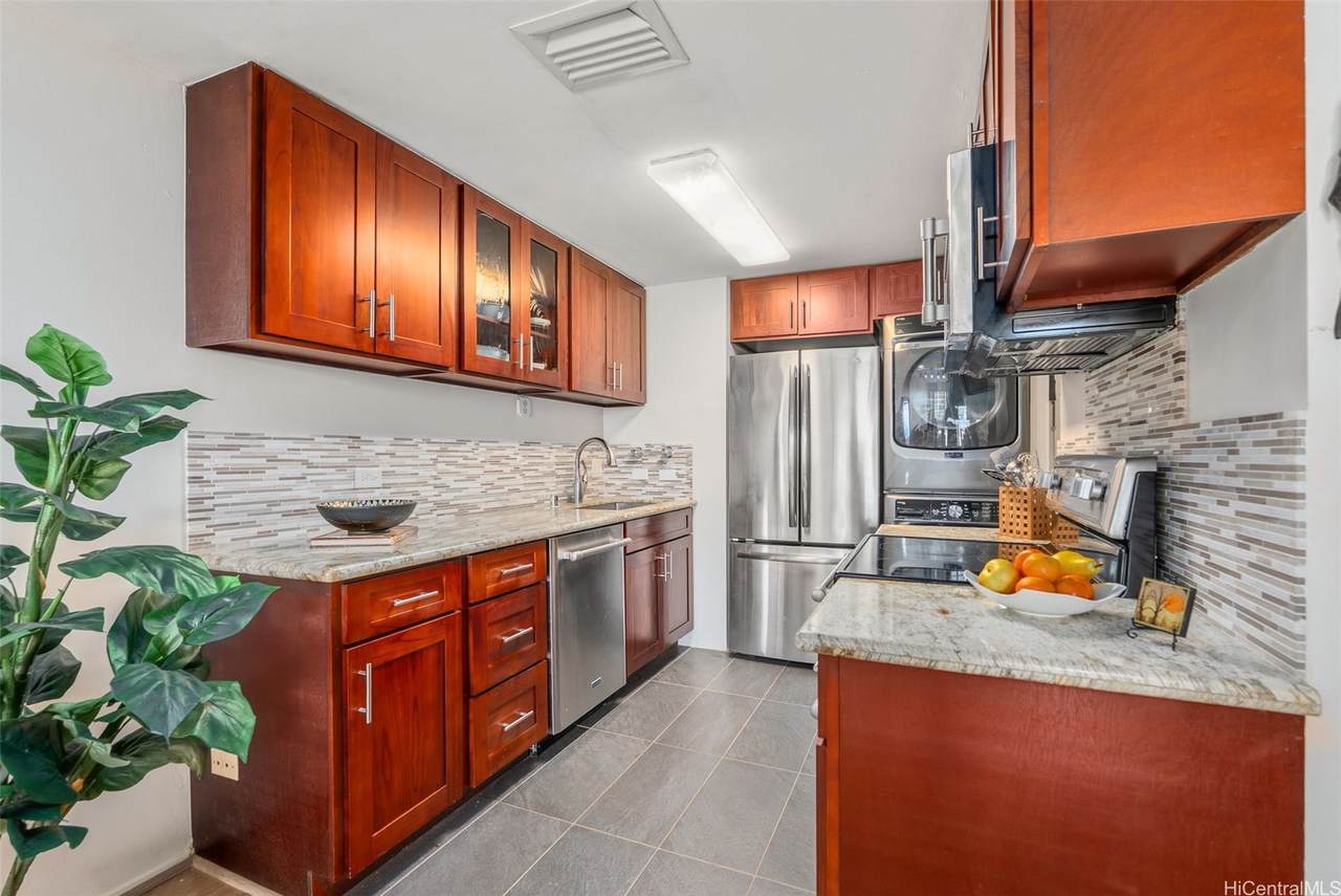 700 Richards Street - Photo 1
