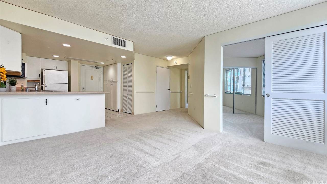 1314 Kalakaua Avenue - Photo 1