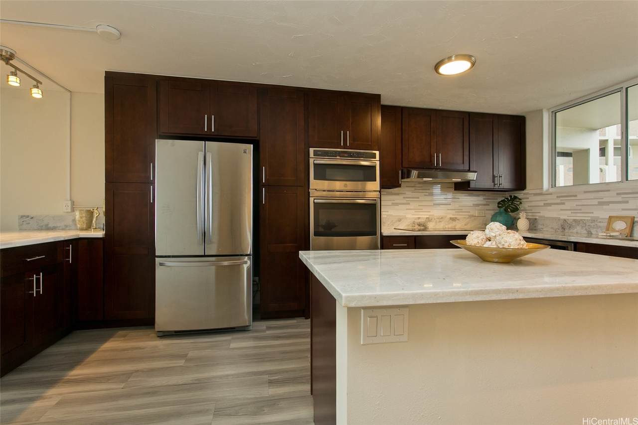 1717 Ala Wai Boulevard - Photo 1