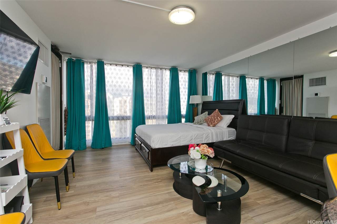 229 Paoakalani Avenue - Photo 1