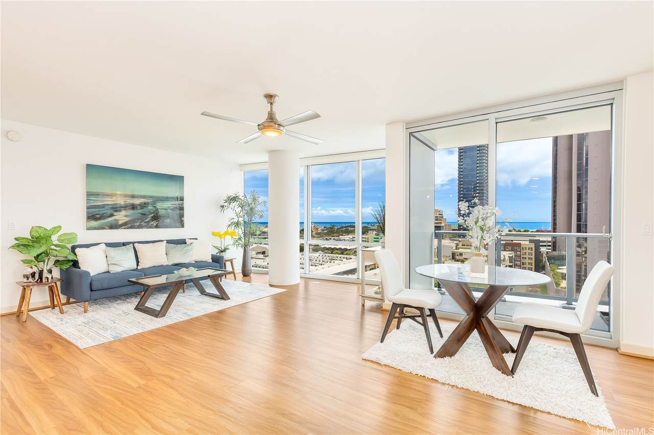 555 South Street - Photo 1