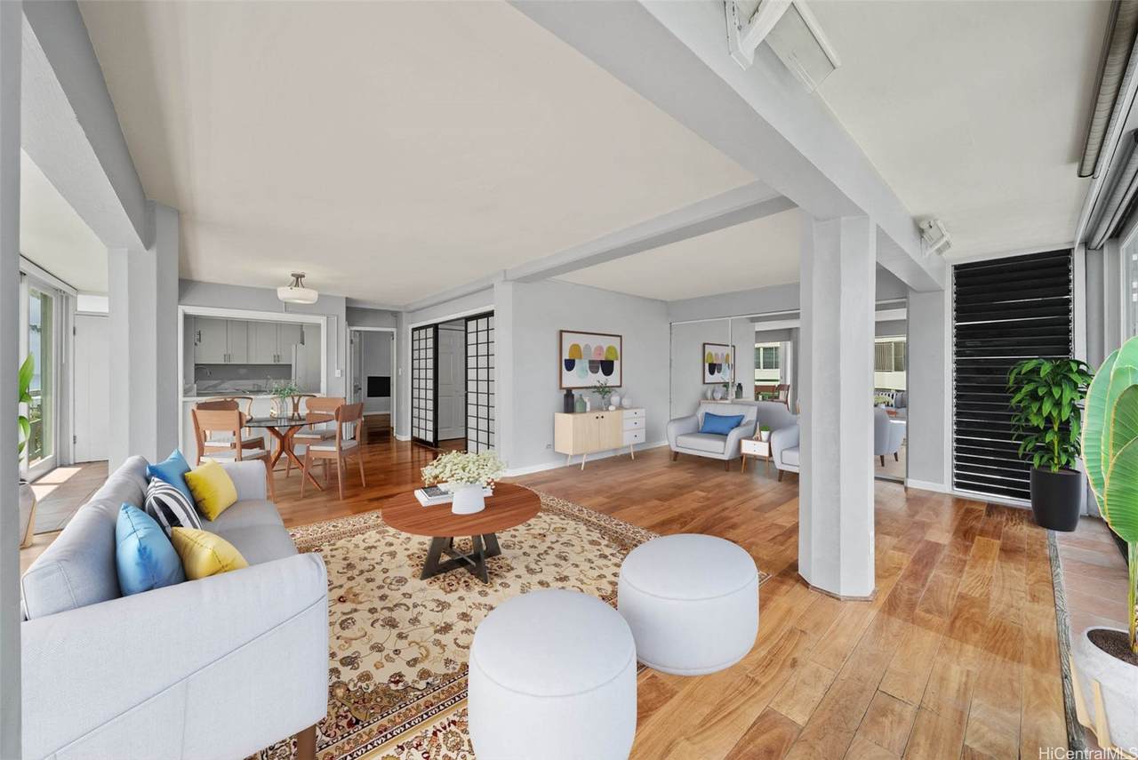 2957 Kalakaua Avenue - Photo 1