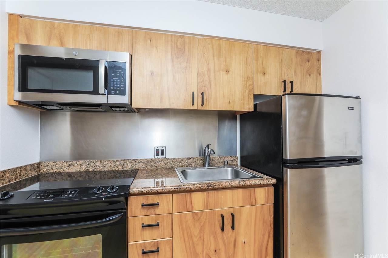 545 Queen Street - Photo 1