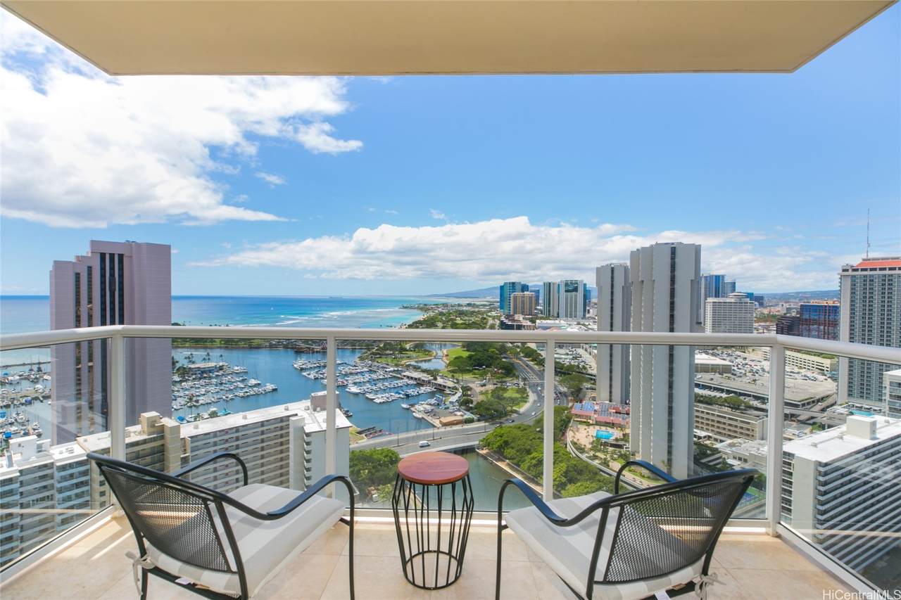 1551 Ala Wai Boulevard - Photo 1