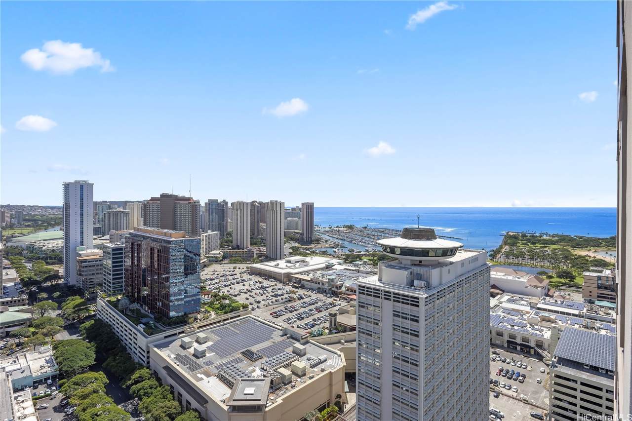 1390 Kapiolani Boulevard - Photo 1