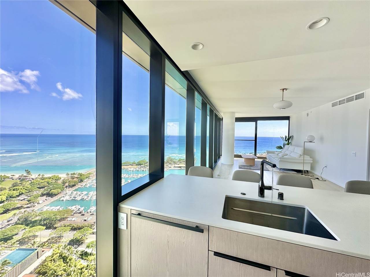 https://bt-photos.global.ssl.fastly.net/honolulu/1280_boomver_1_202612010-2.jpg
