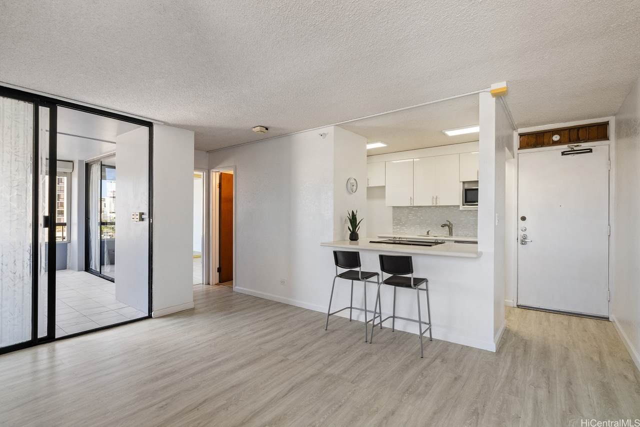 2100 Date Street - Photo 1