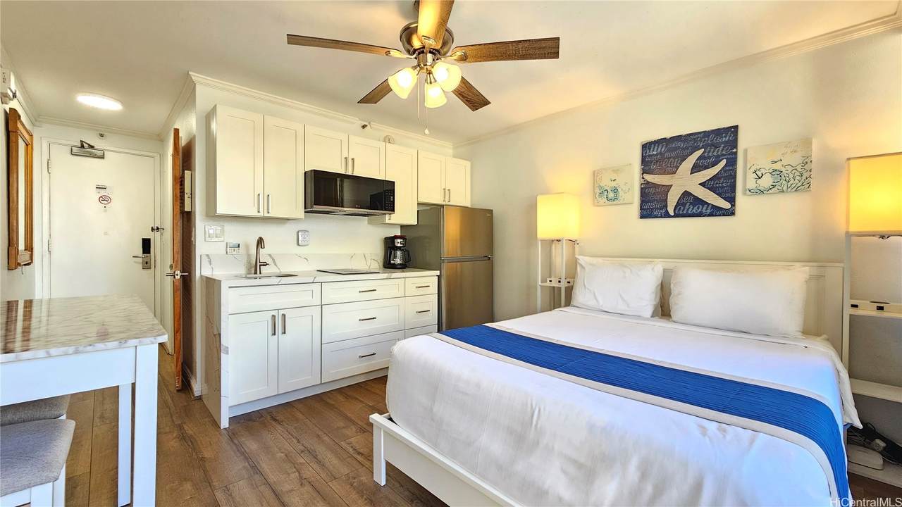 134 Kapahulu Avenue - Photo 1