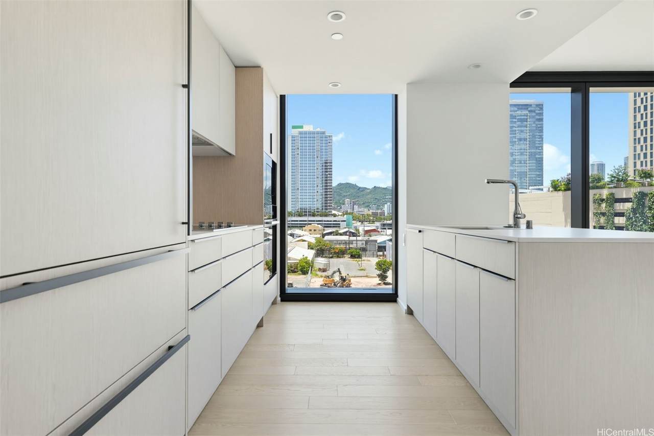 https://bt-photos.global.ssl.fastly.net/honolulu/1280_boomver_1_202612236-2.jpg