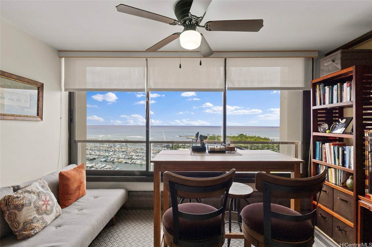 1600 Ala Moana Boulevard - Photo 1