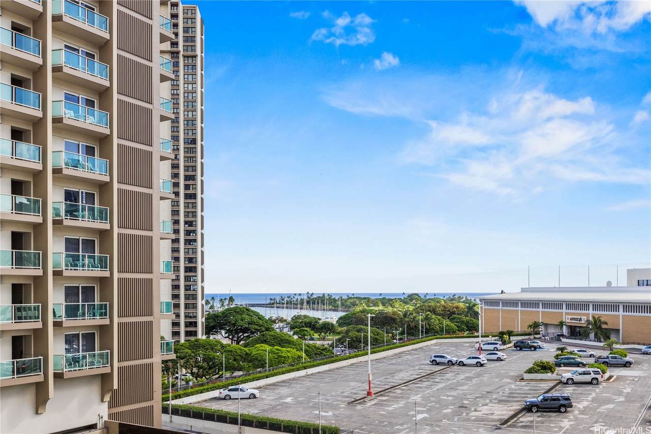https://bt-photos.global.ssl.fastly.net/honolulu/1280_boomver_1_202612409-2.jpg
