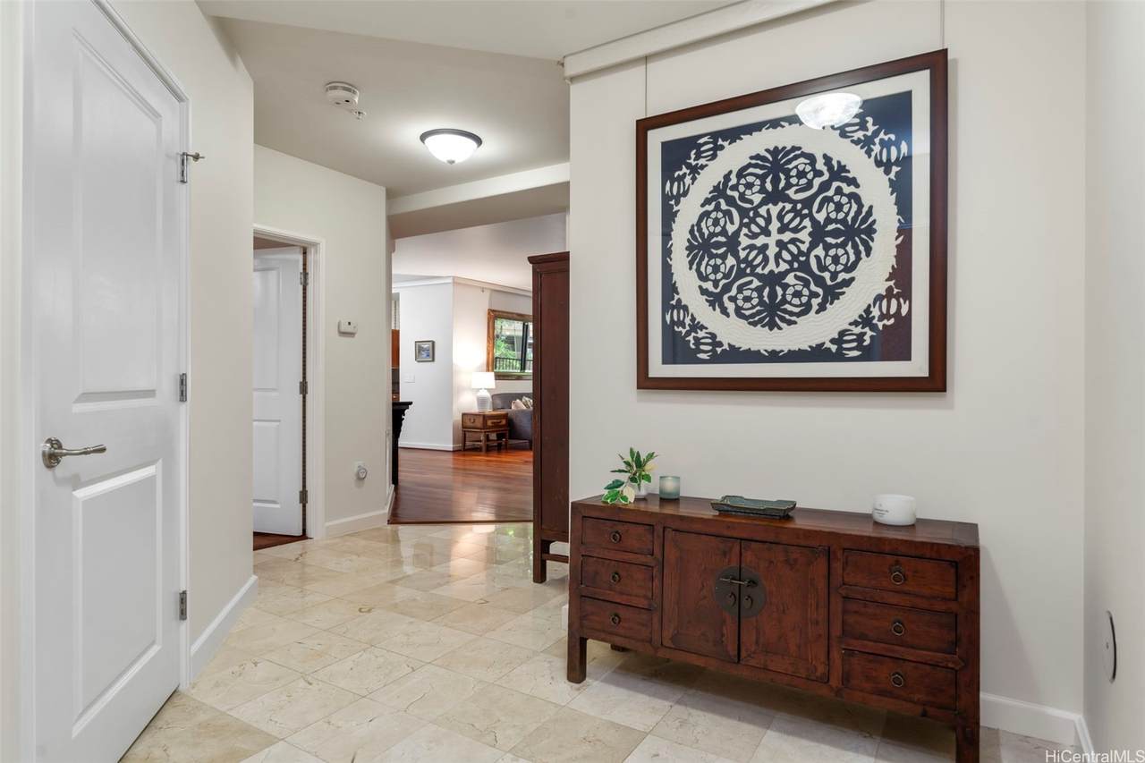 343 Hobron Lane - Photo 1