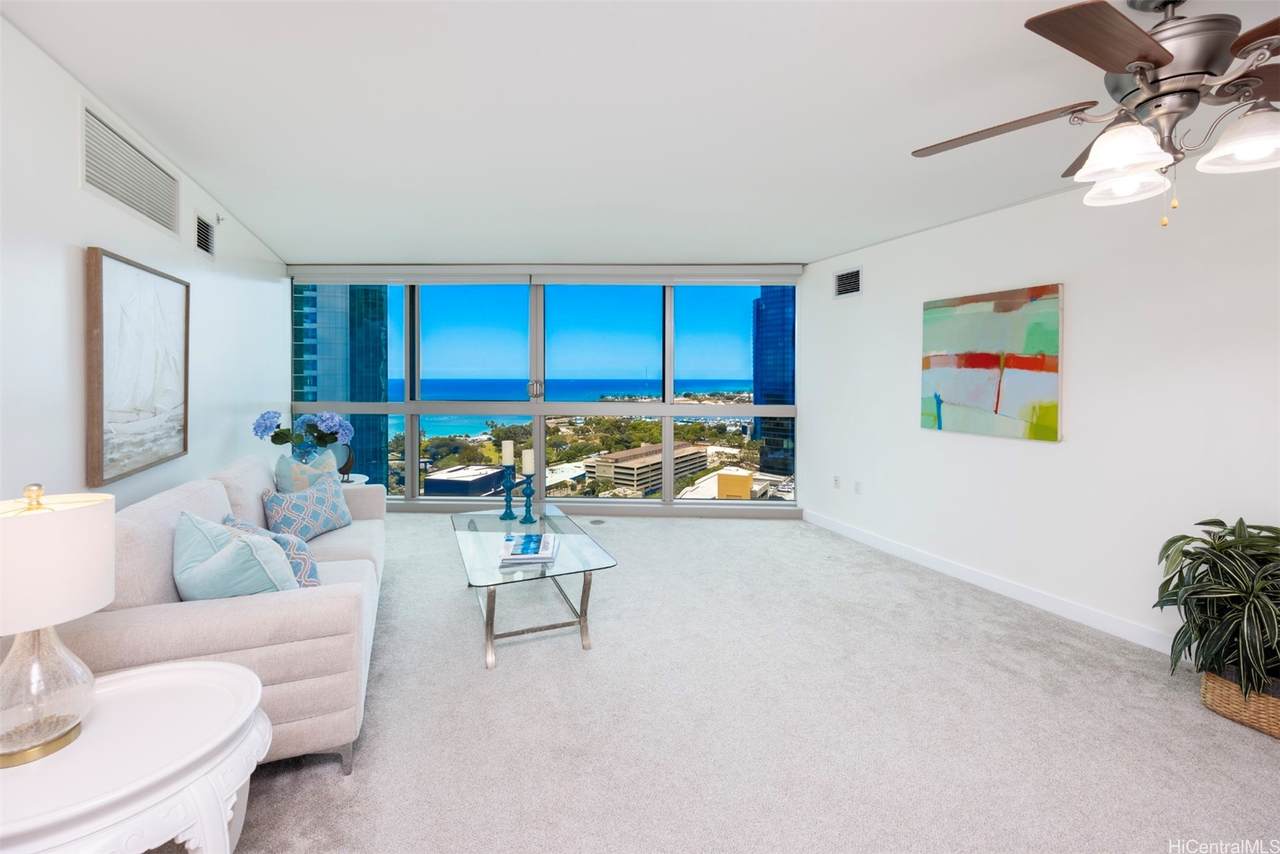 1177 Queen Street - Photo 1
