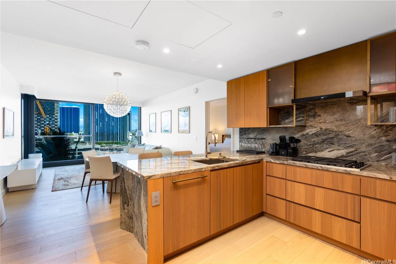 1100 Ala Moana Boulevard - Photo 1