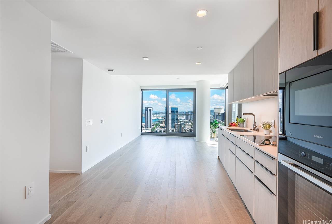 333 Ward Avenue - Photo 1
