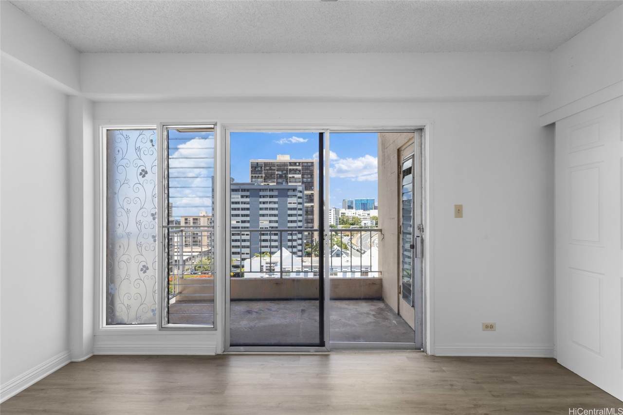 1314 Victoria Street - Photo 1