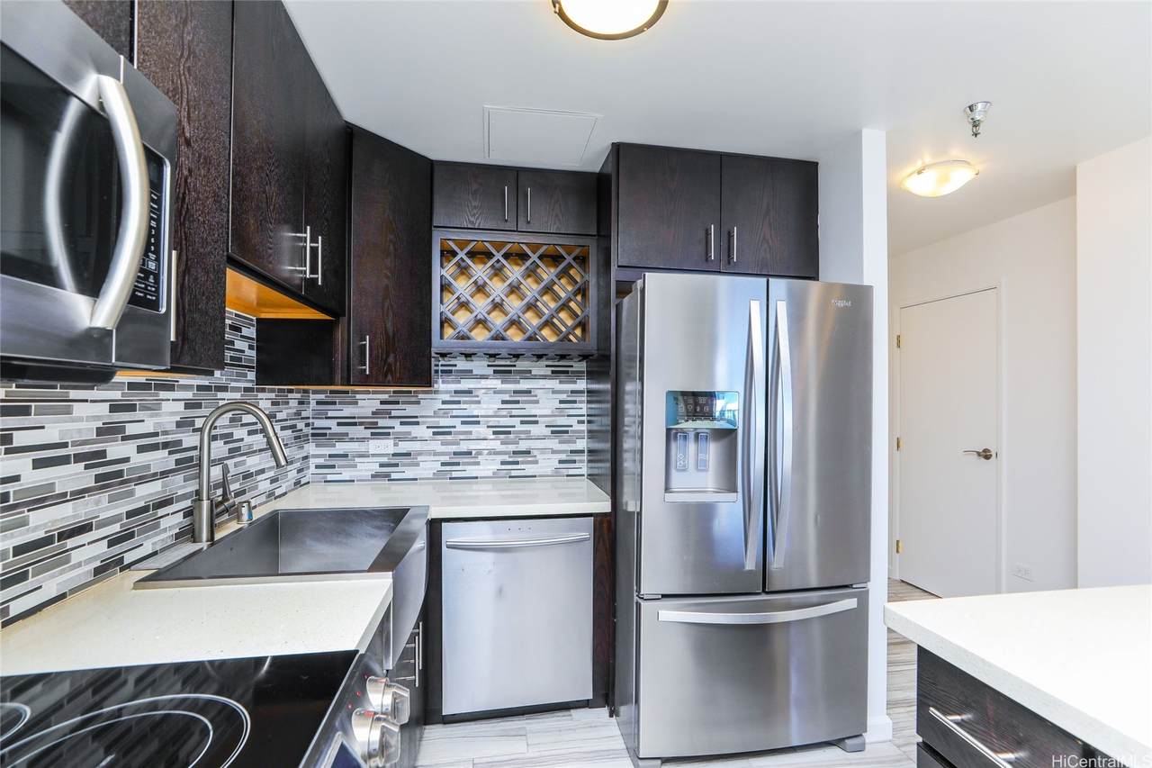 725 Kapiolani Boulevard - Photo 1