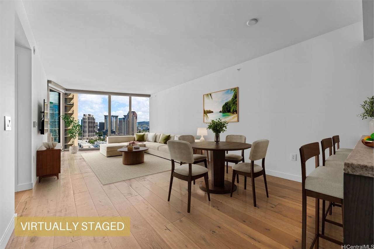1001 Queen Street - Photo 1