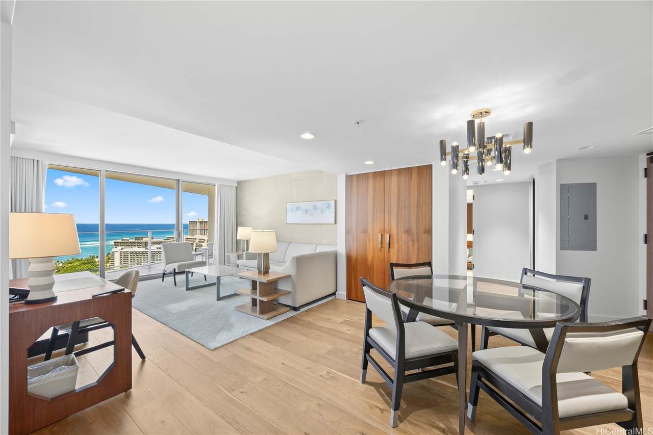 383 Kalaimoku Street - Photo 1
