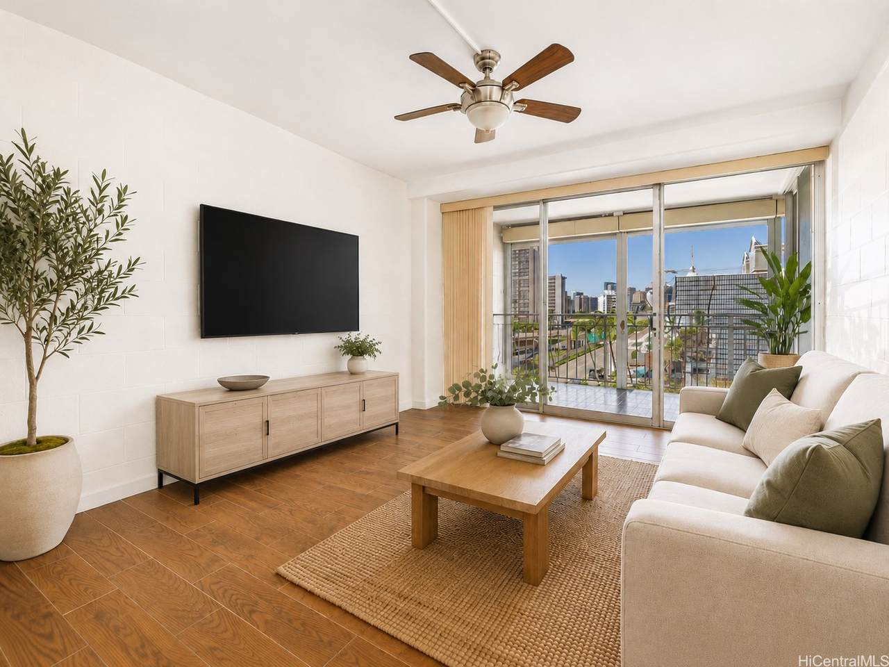 1415 Victoria Street - Photo 1