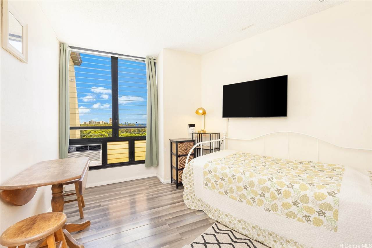 134 Kapahulu Avenue - Photo 1