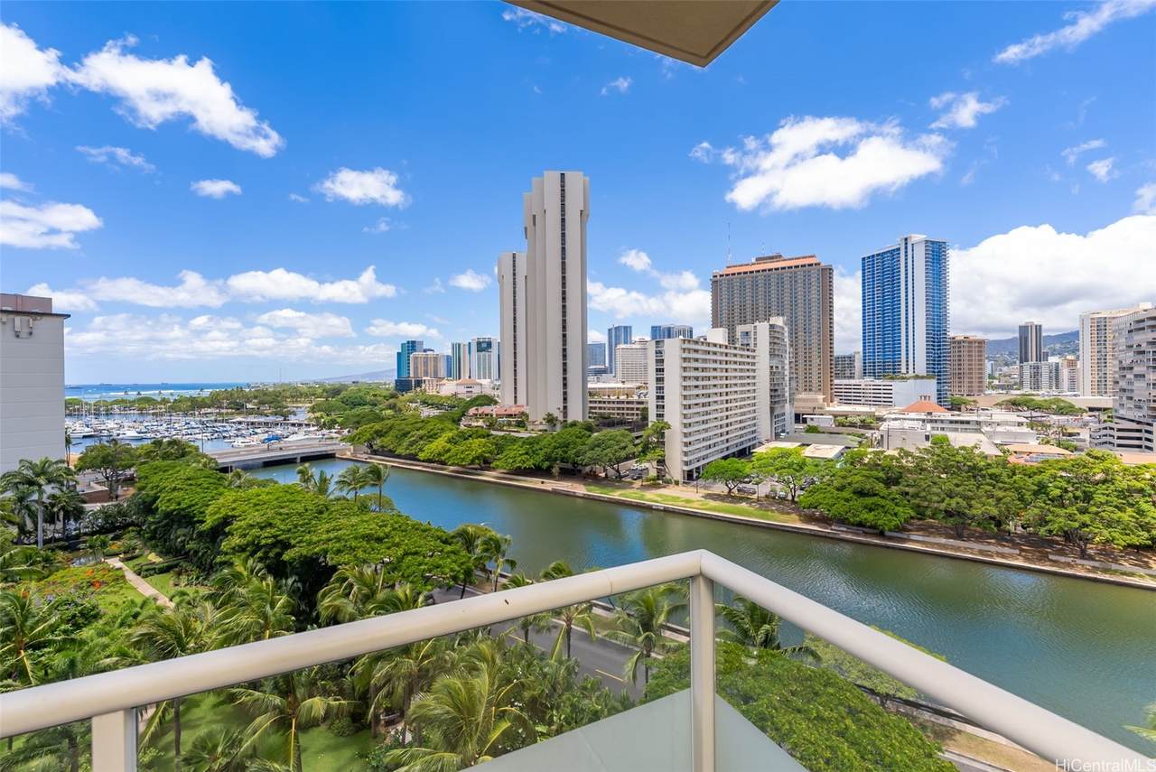 1551 Ala Wai Boulevard - Photo 1