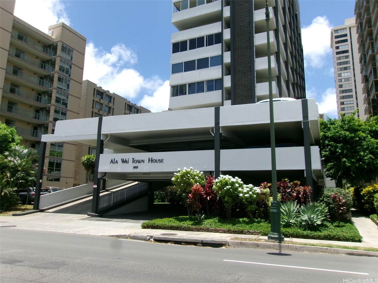 2421 Ala Wai Boulevard - Photo 1