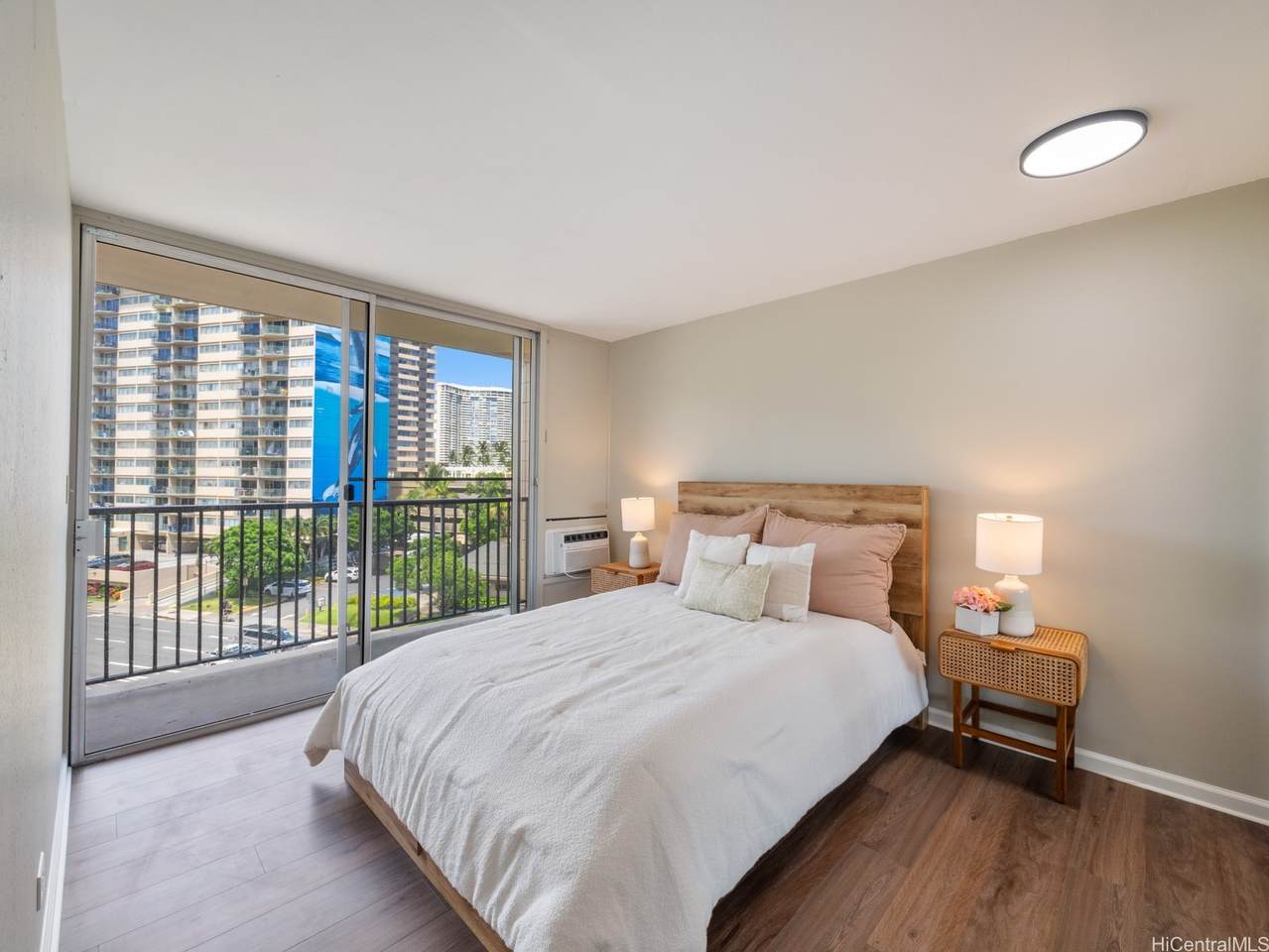 1911 Kalakaua Avenue - Photo 1