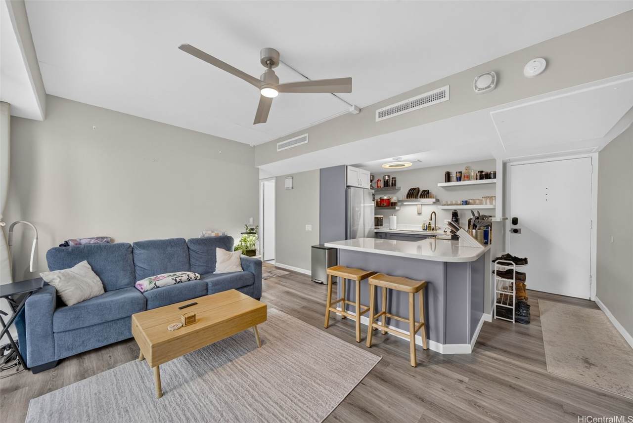 225 Queen Street - Photo 1