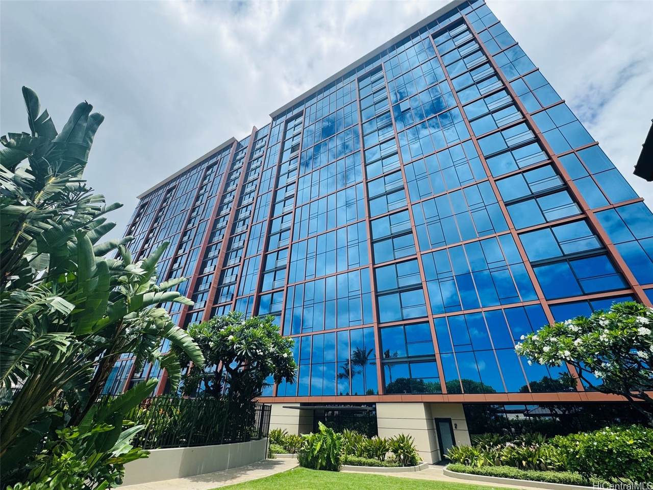 1555 Kapiolani Boulevard - Photo 1