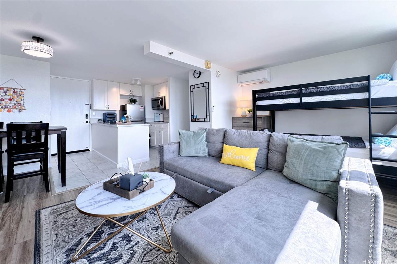 445 Seaside Avenue - Photo 1