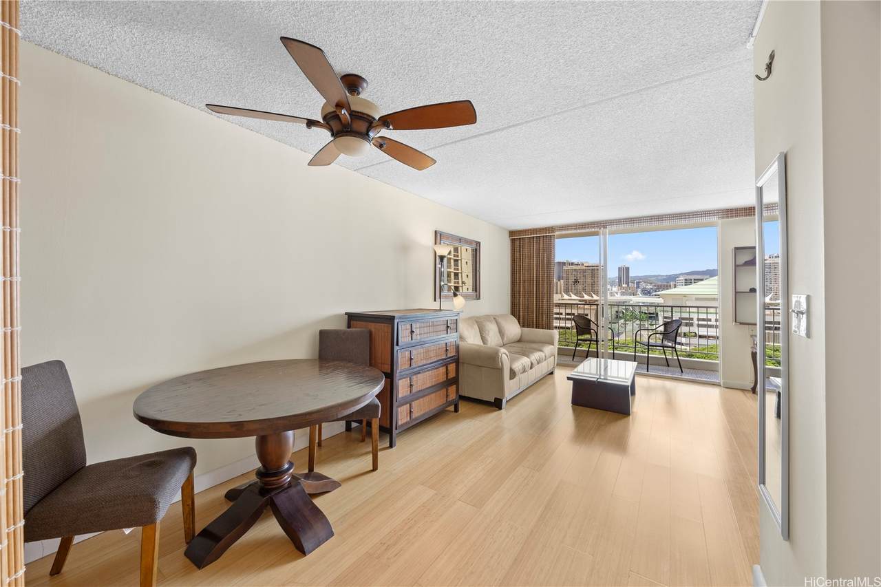 400 Hobron Lane - Photo 1