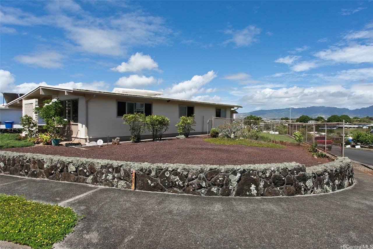 1724 Hooheke Street - Photo 1