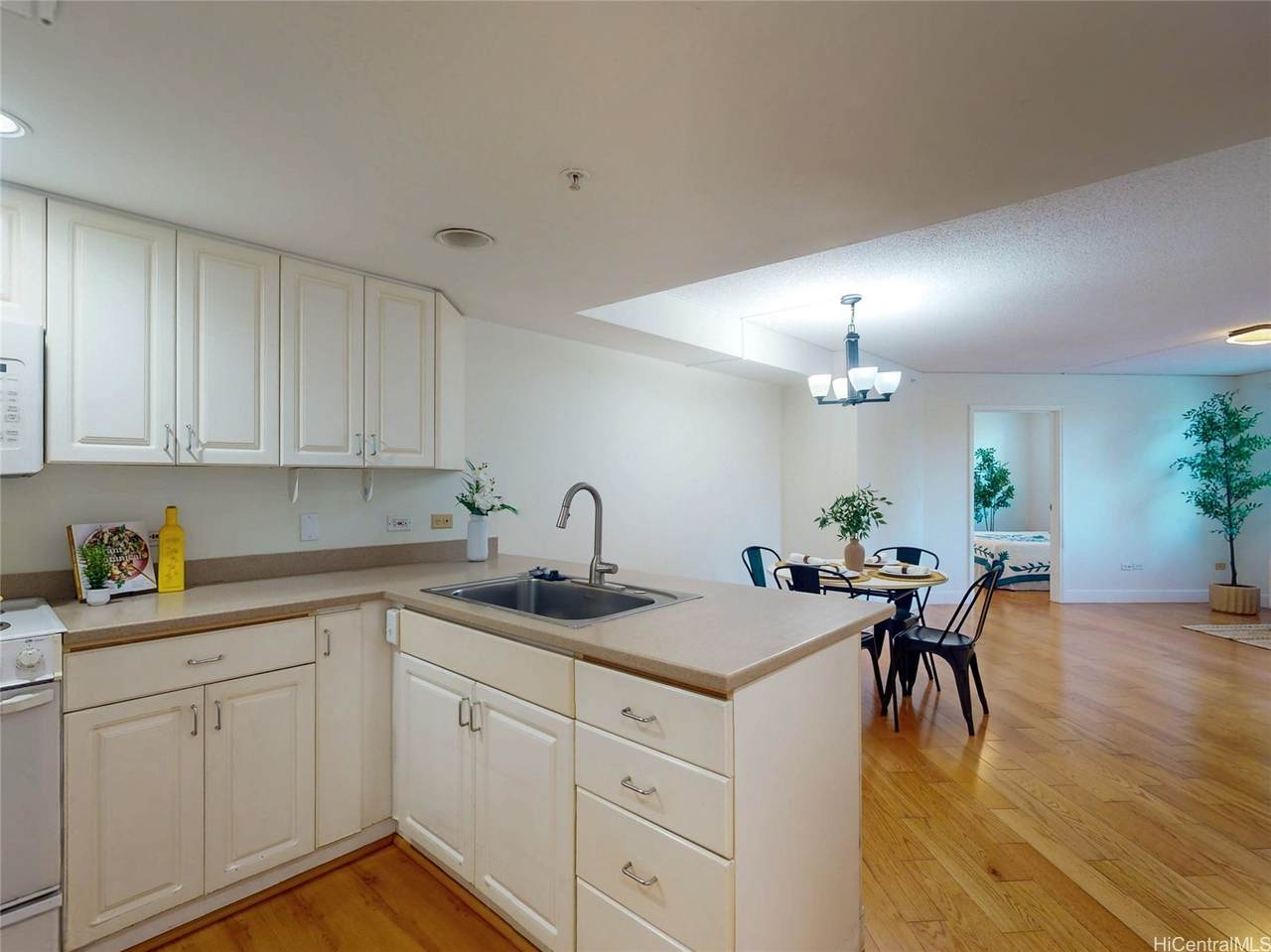 1314 Kalakaua Avenue - Photo 1